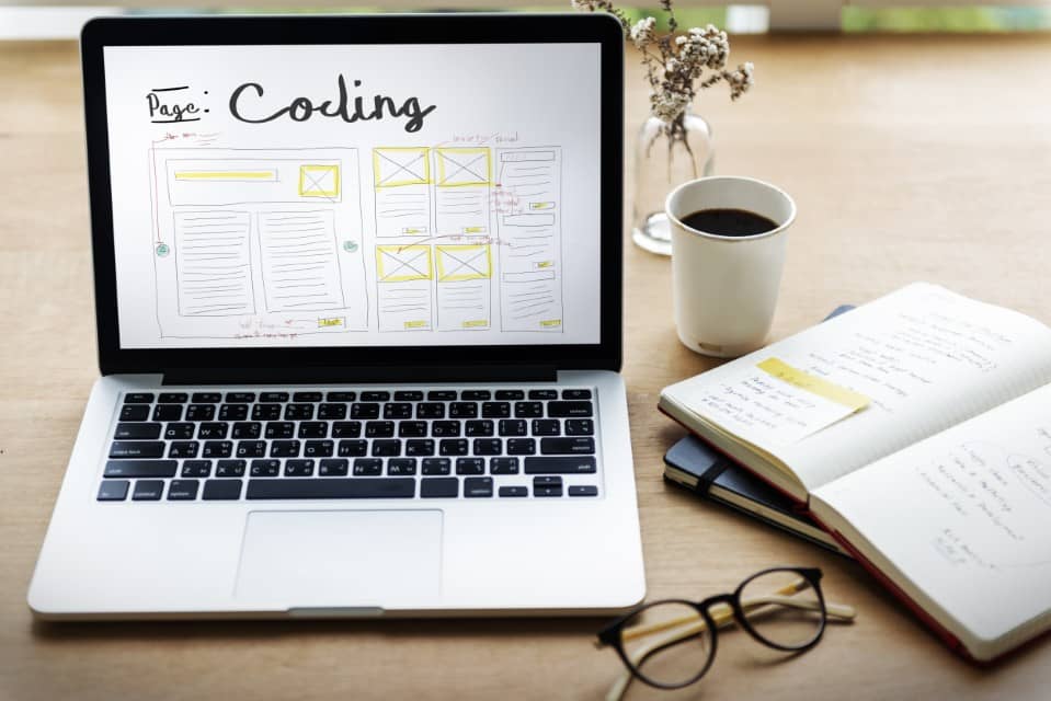 Développeur Freelance vs Plugin SpeedPage : Quel est le meilleur ROI ?